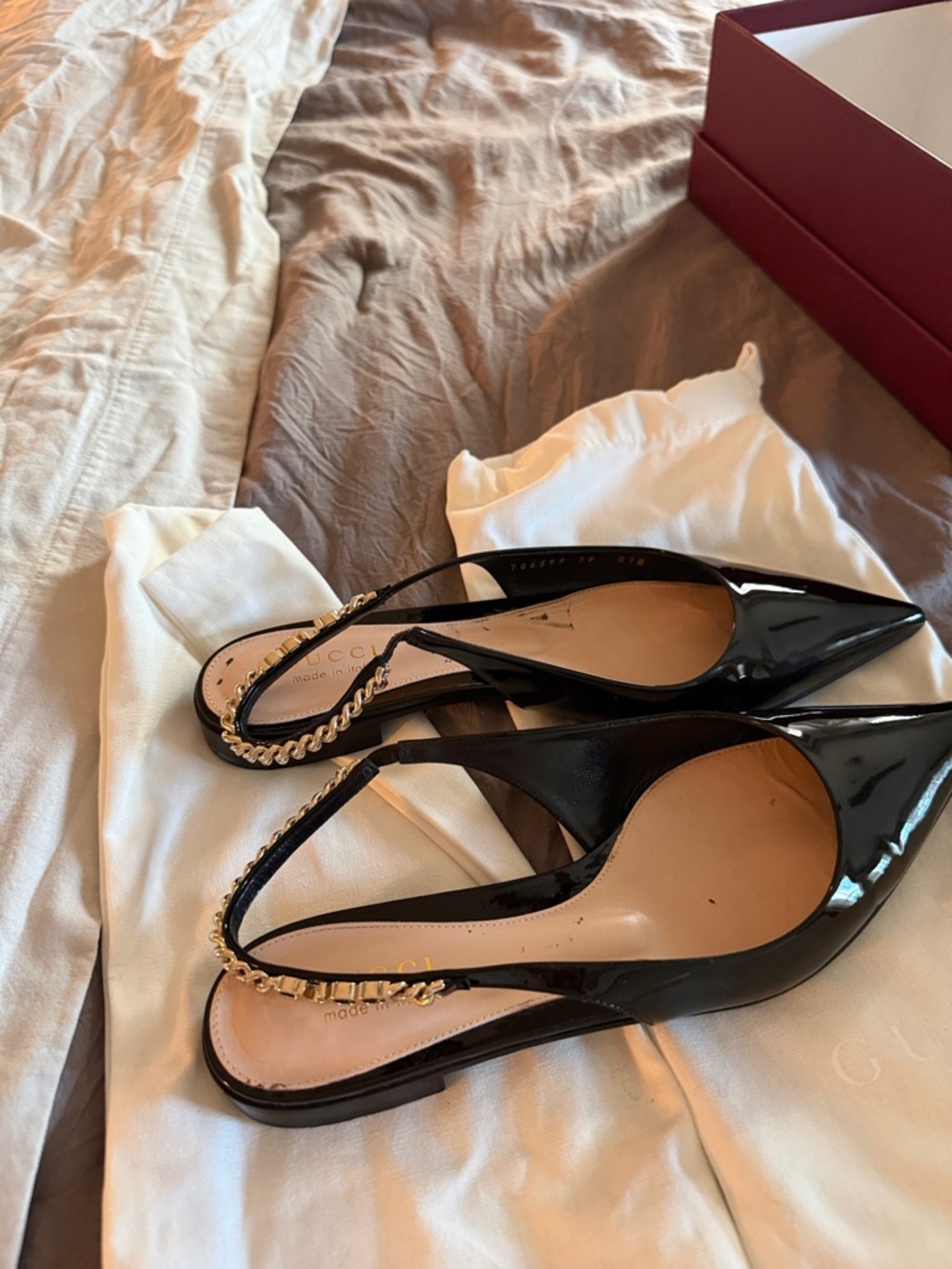 Gucci Burgundy Exterior with White Interior Shoe Box - Picture 3 of 4